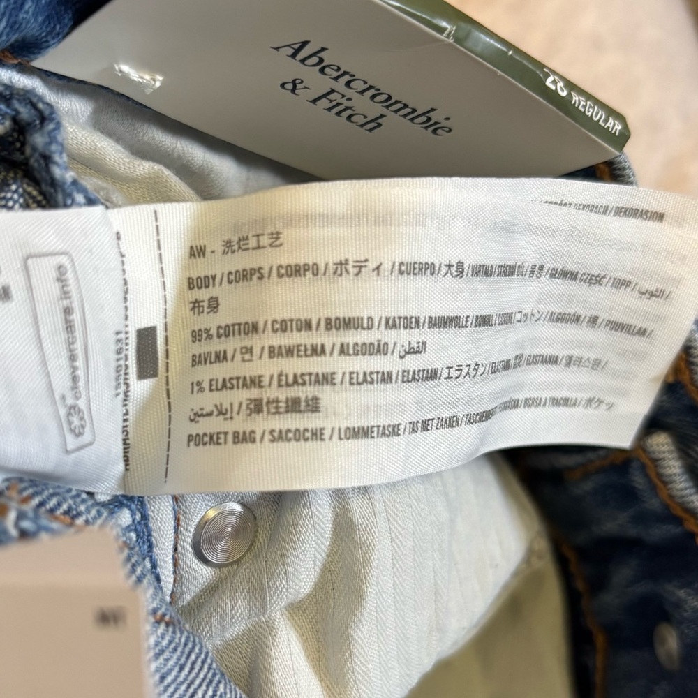 NWT A&F Mid Rise 90s Straight Jean 28R - Picture 6 of 6
